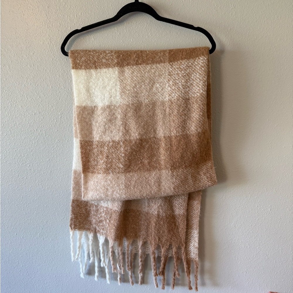 LOFT Fuzzy Scarf in Tan and Cream